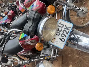 Bajaj Boxer 100 2021 Red