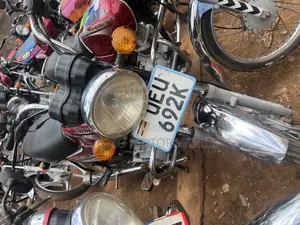 Bajaj Boxer 100 2021 Red