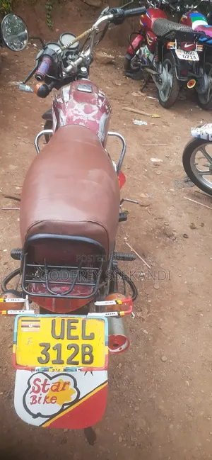 Bajaj Boxer 100 2023 Red