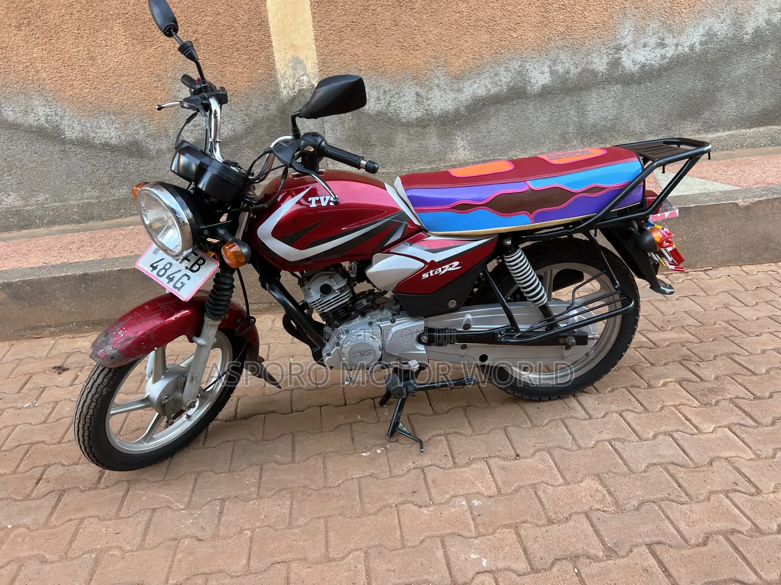 TVS HLX 125 2022 Red