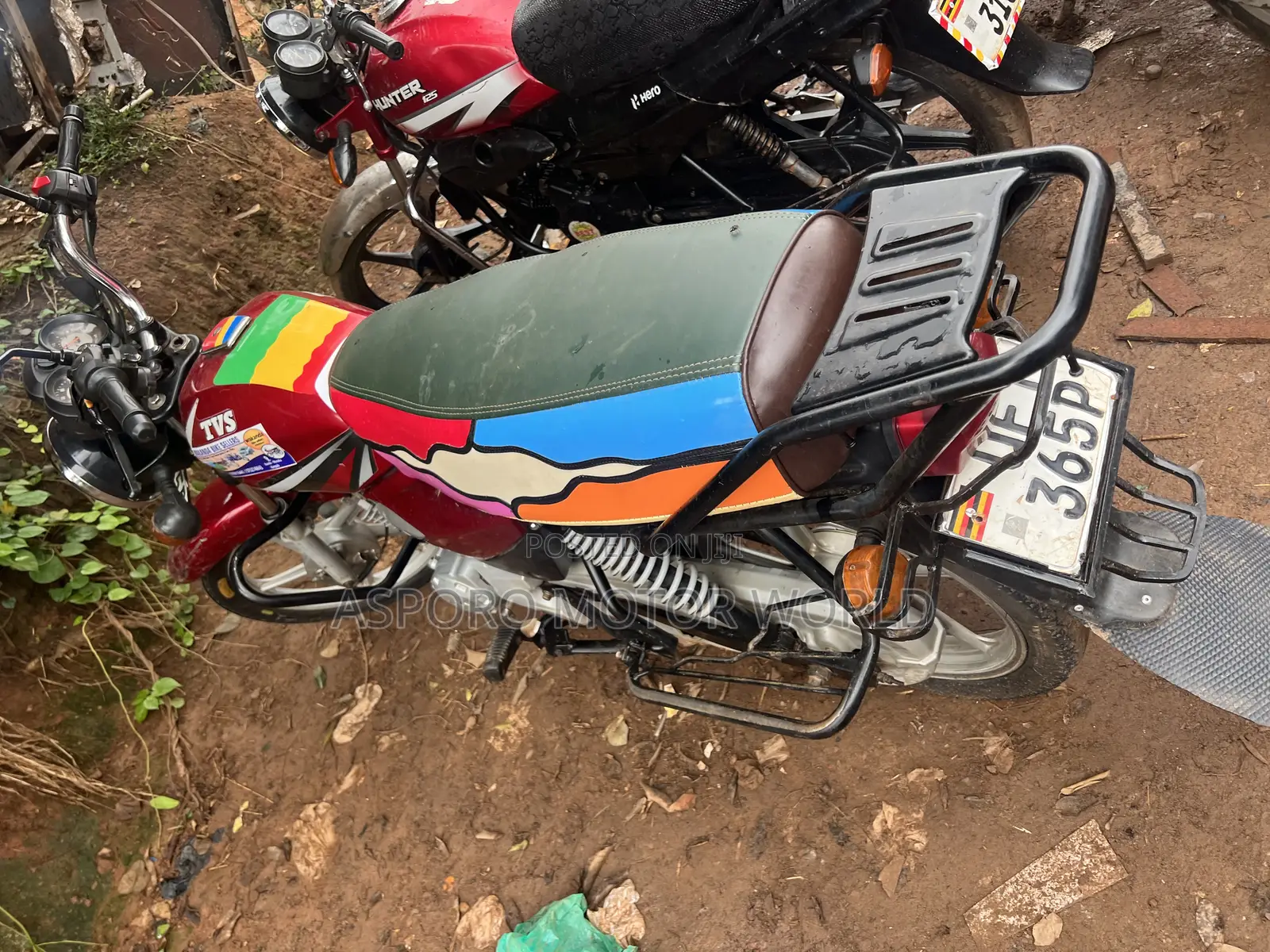 TVS HLX 125 2022 Red