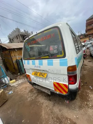 Toyota HiAce 1999 White