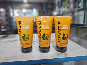 Melano Pharma Papayatone Facial Scrub Extra Whitening.