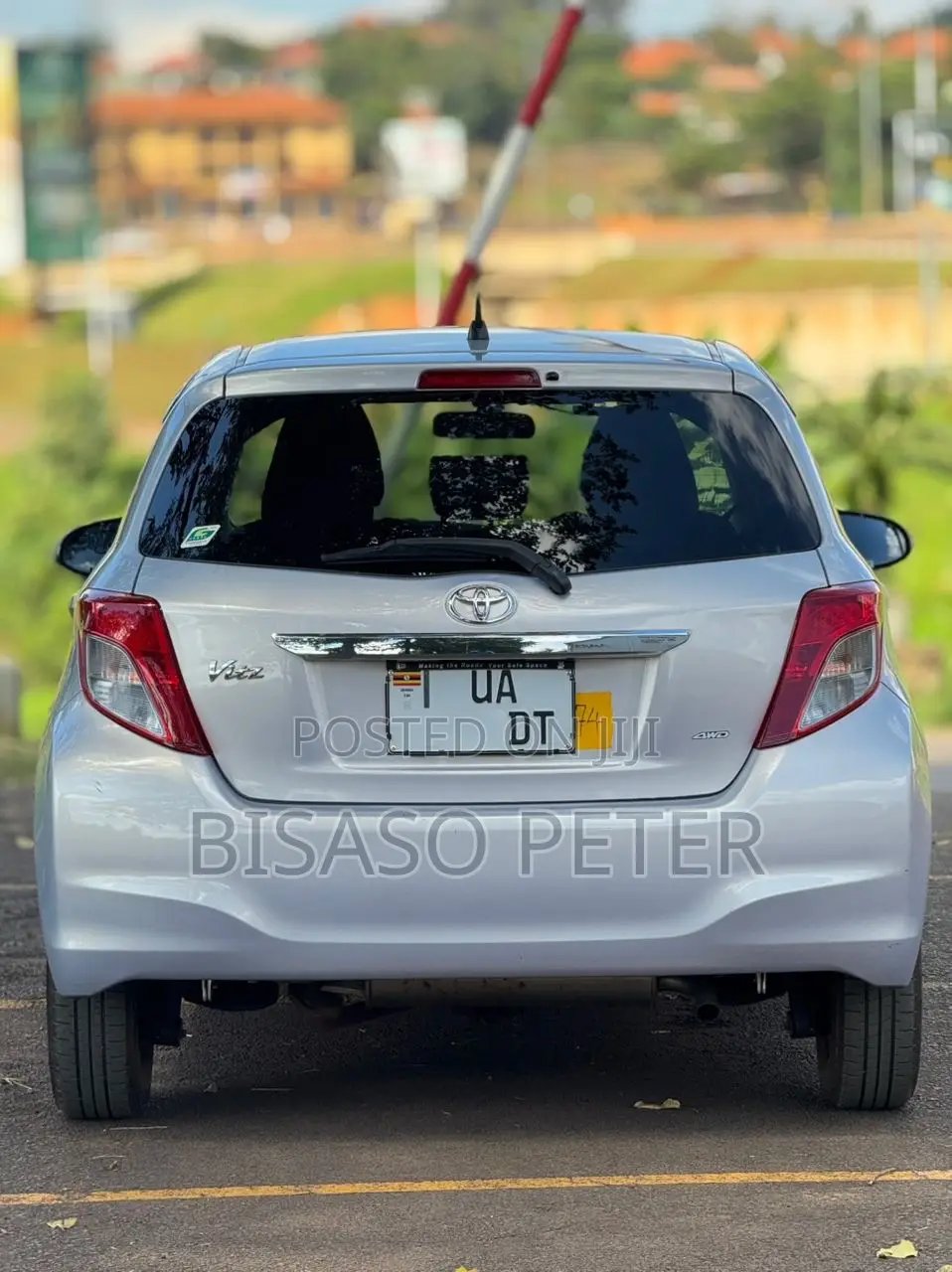 Toyota Vitz 1.5 FWD 5dr 2012 Silver
