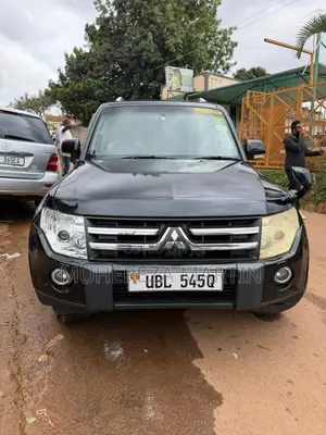 Mitsubishi Pajero 2009 Black