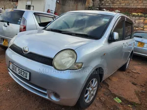 Toyota Sienta 2008 Silver