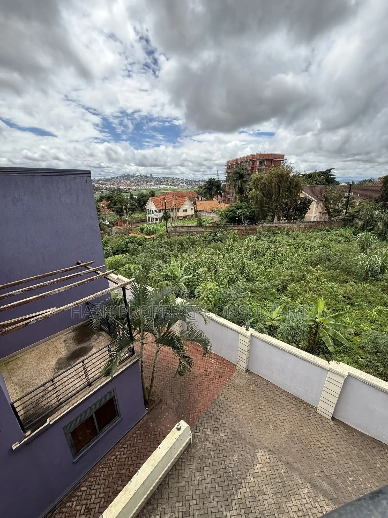 4bdrm Duplex in Muyenga, Central Division for rent