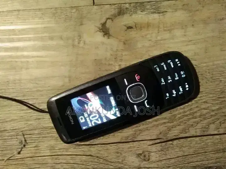 New Nokia 2220 slide Black