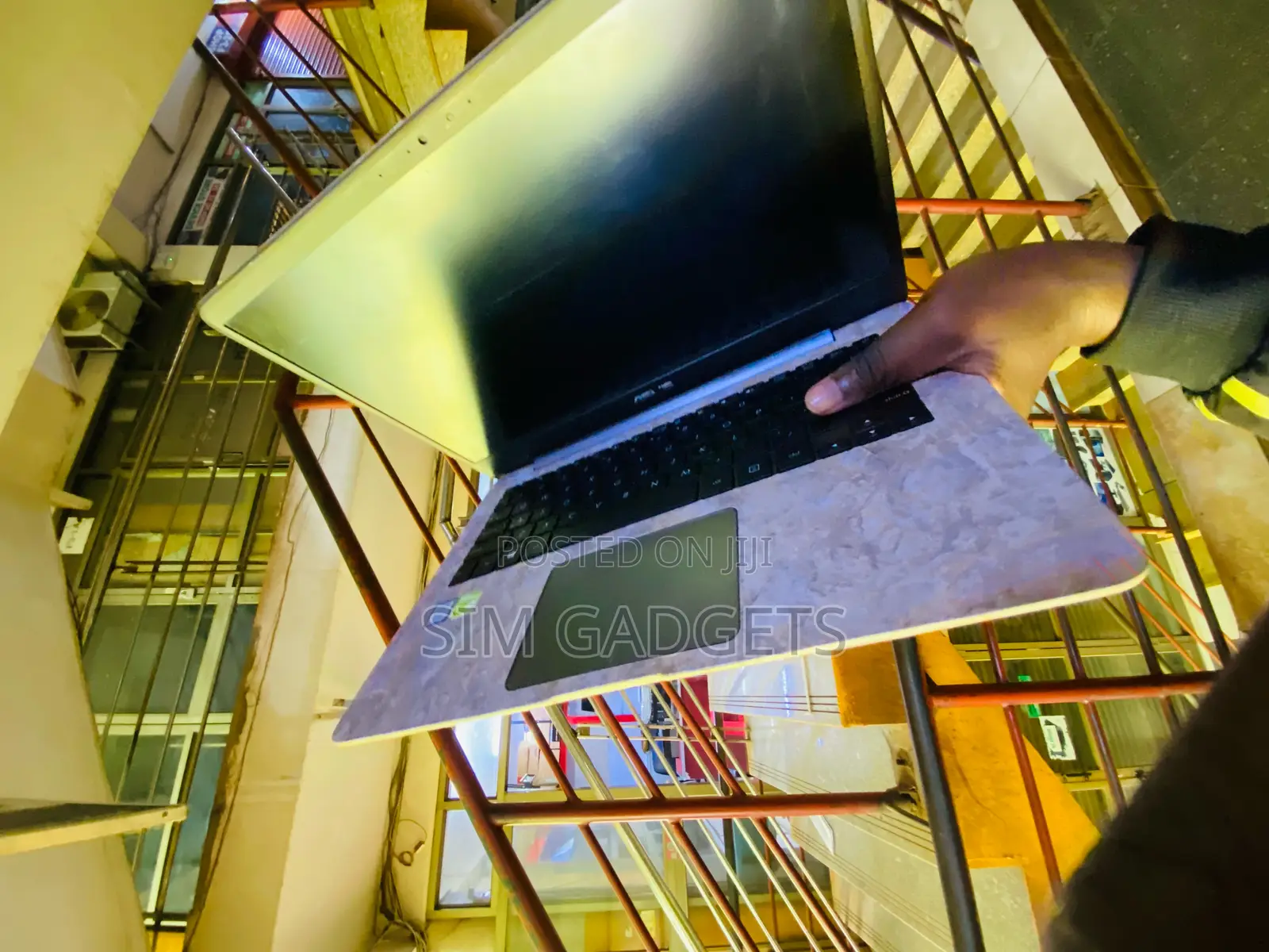 Laptop Asus F102 4GB Intel Core i5 SSD 256GB