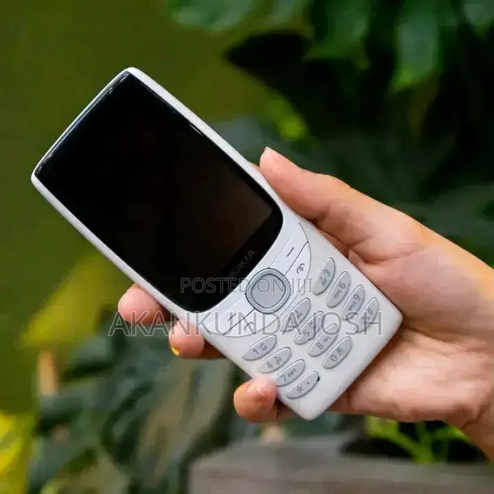 New Nokia 8210 4G White