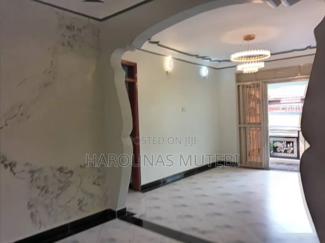2bdrm Townhouse/Terrace in Business Shops, Nabweru for sale