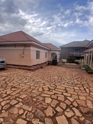 3bdrm House in Kisasi, Nakawa for rent