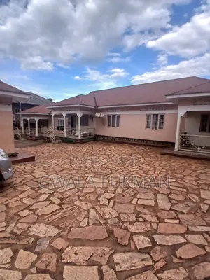 3bdrm House in Kisasi, Nakawa for rent