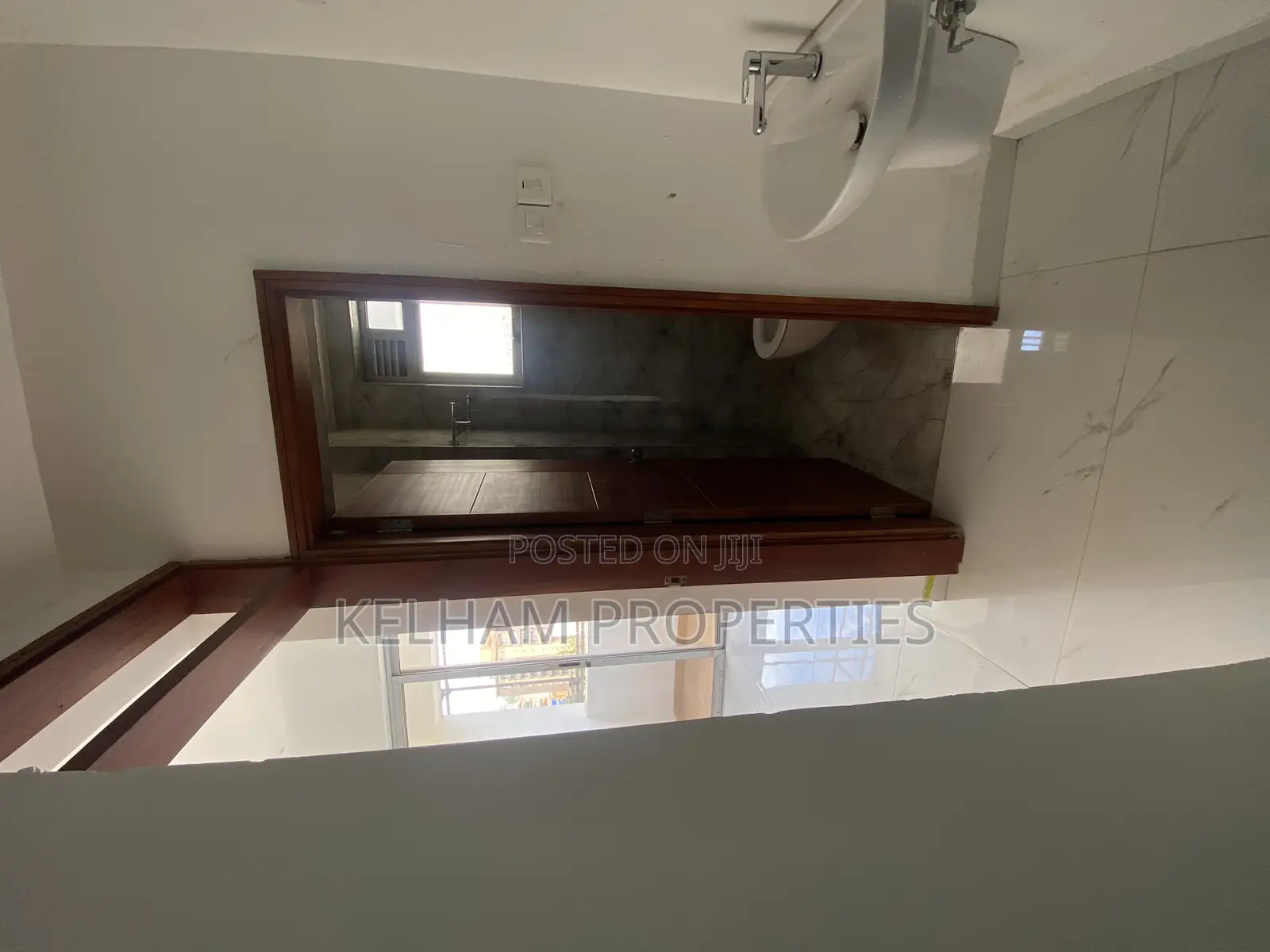 Furnished 2bdrm Condo in Mawanda Road Close, Central Division for sale
