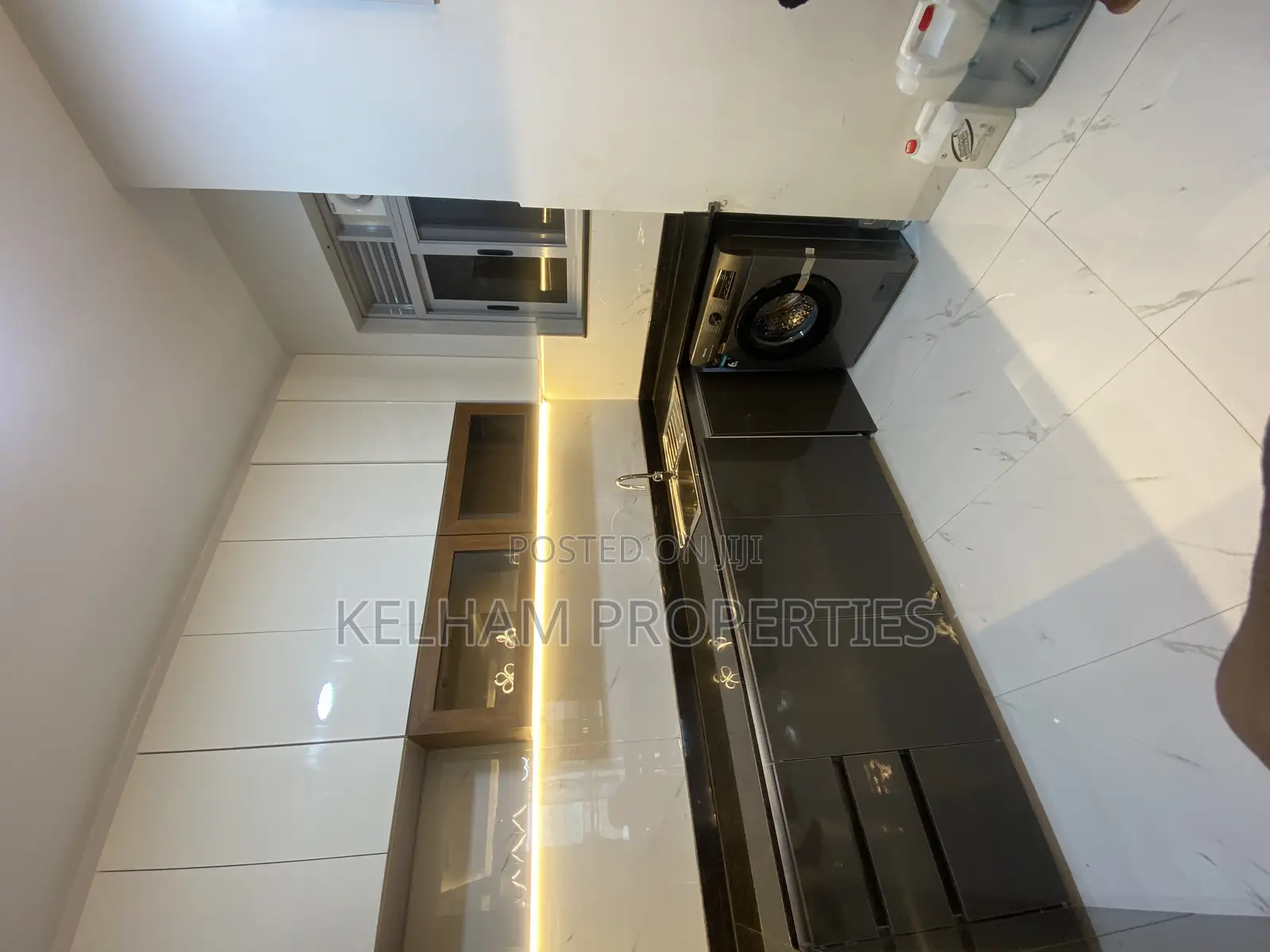 Furnished 2bdrm Condo in Mawanda Road Close, Central Division for sale