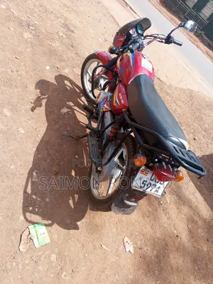 Bajaj Boxer 125 2025 Red