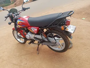 Bajaj Boxer 125 2025 Red