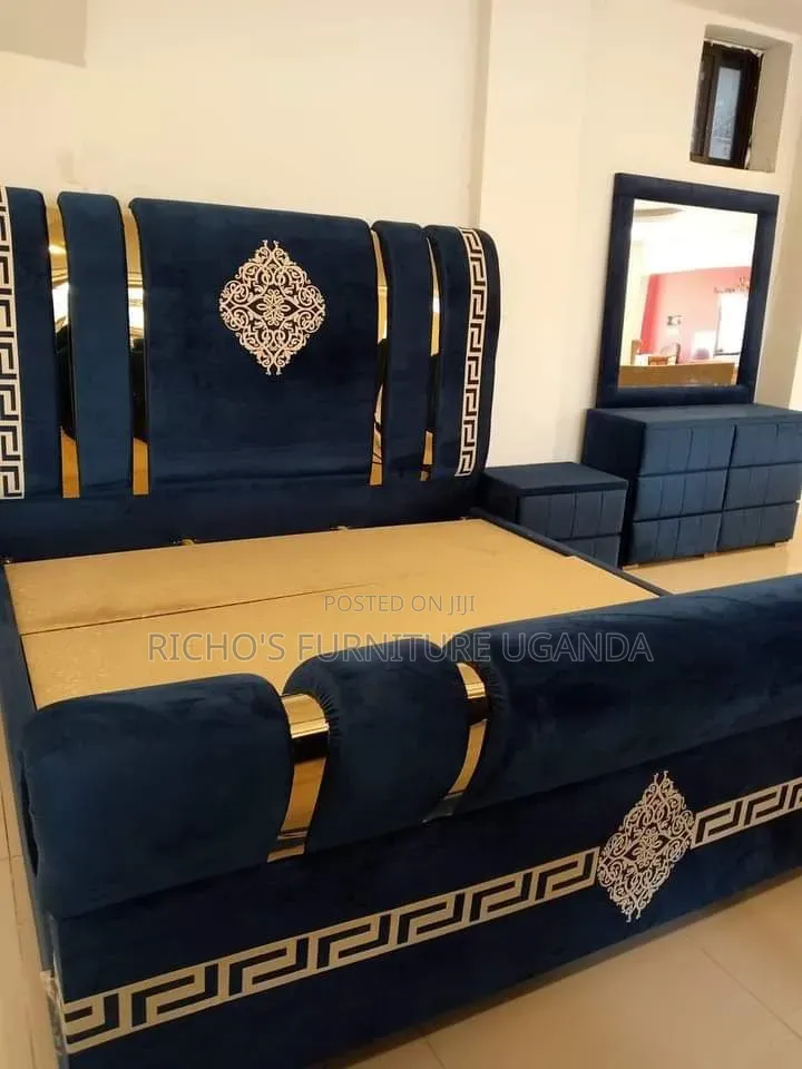 Luxury Valvet Black Bed