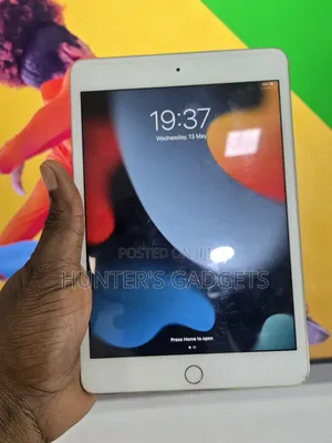 Apple iPad mini 4 128 GB White