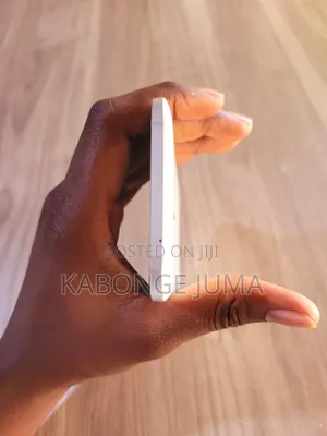 Samsung Galaxy A8 32 GB White