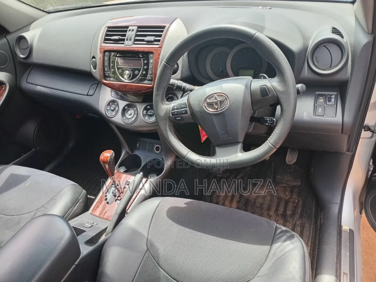 Toyota Vanguard 2013 White