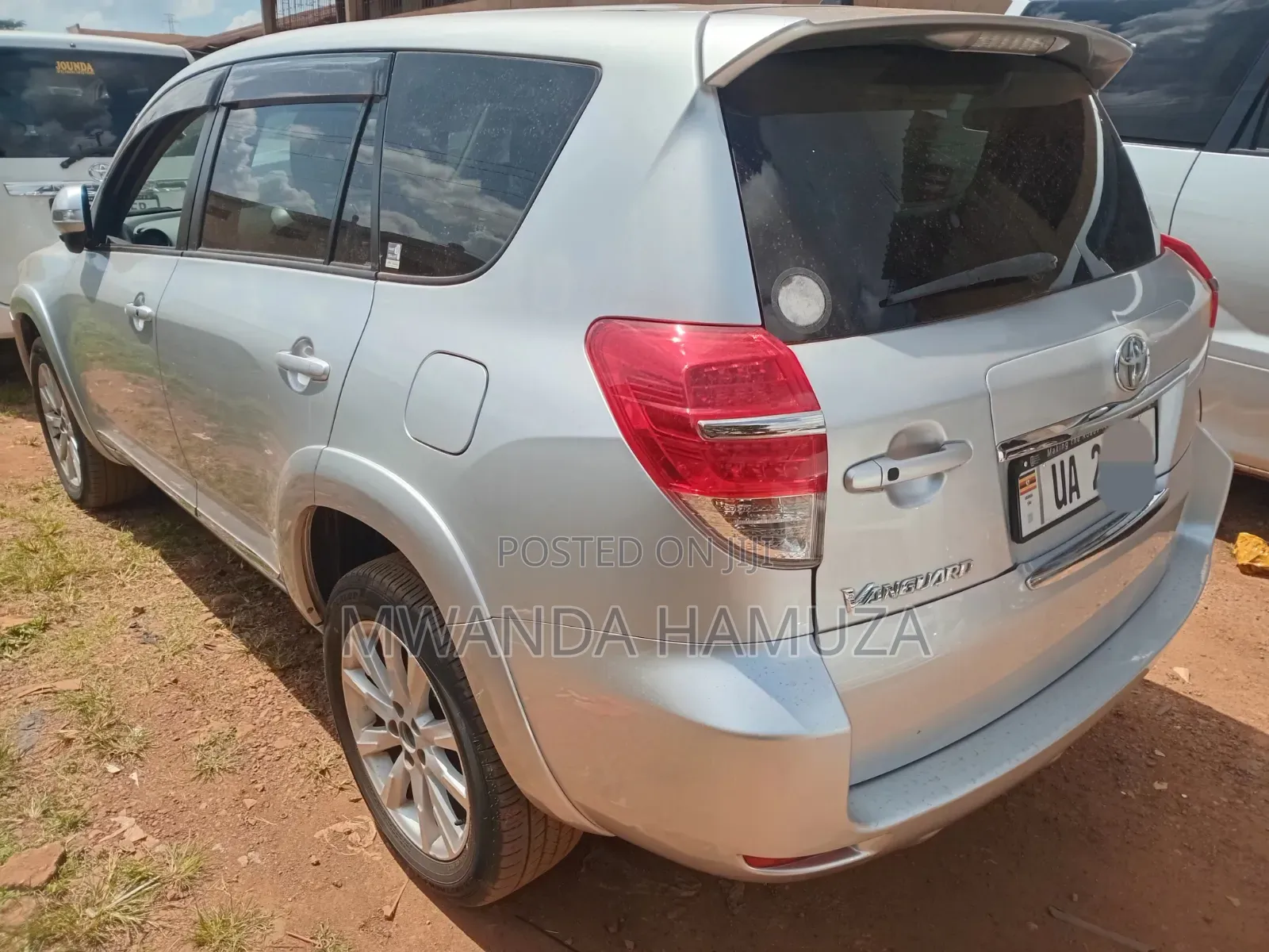 Toyota Vanguard 2013 White