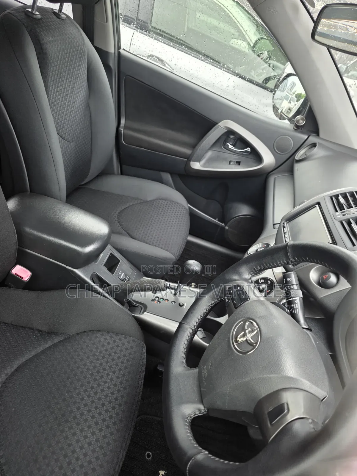 Toyota Vanguard 2012 Beige