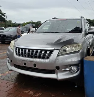 Toyota Vanguard 2012 Beige