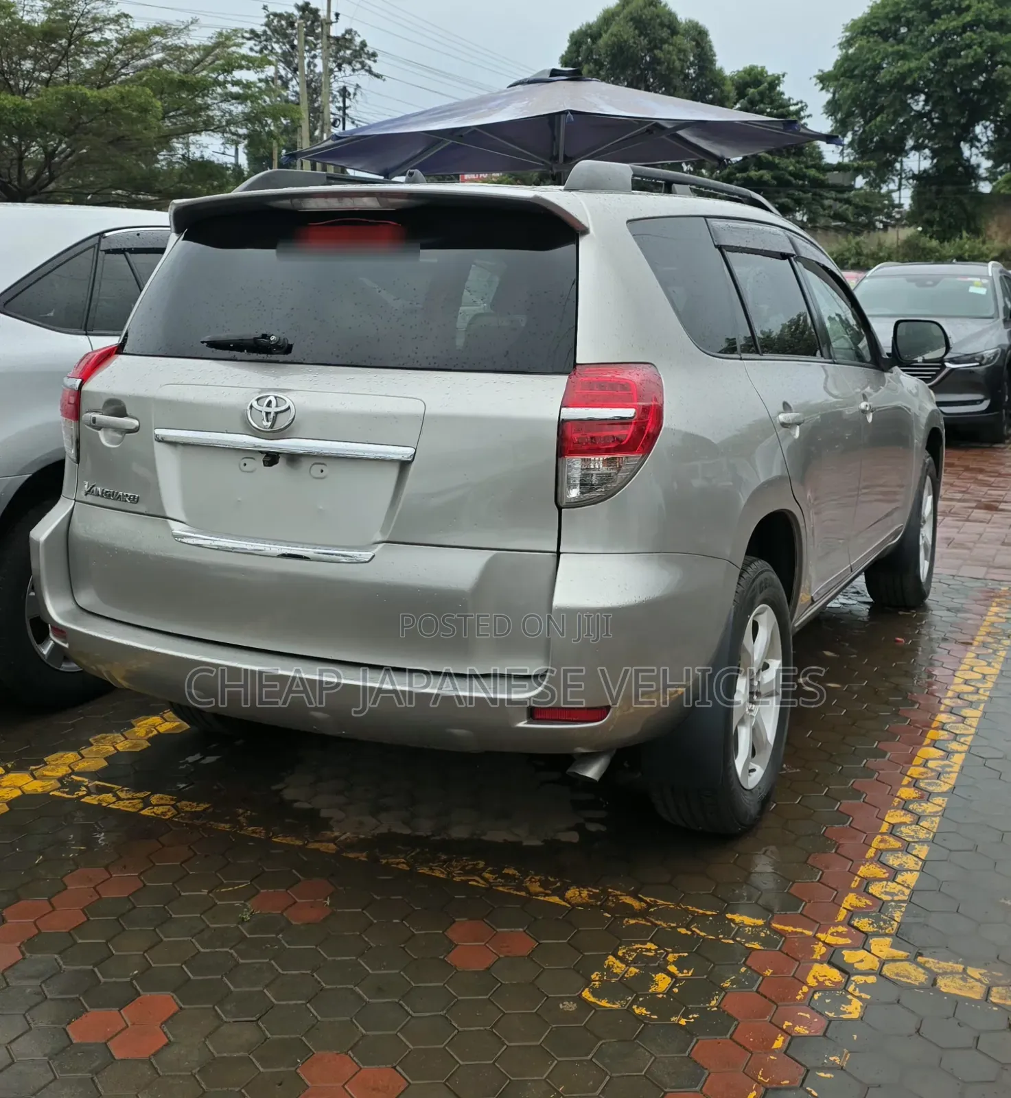 Toyota Vanguard 2012 Beige