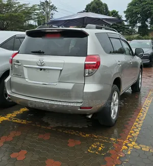 Toyota Vanguard 2012 Beige