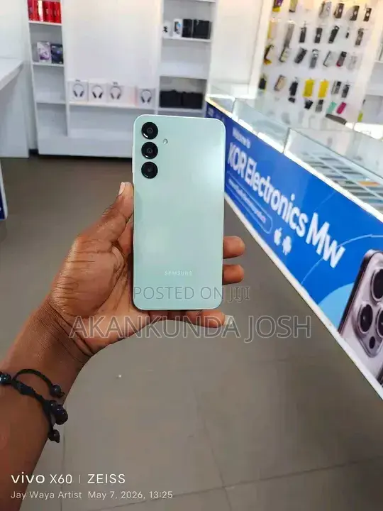 New Samsung Galaxy A16 5G 256 GB Green