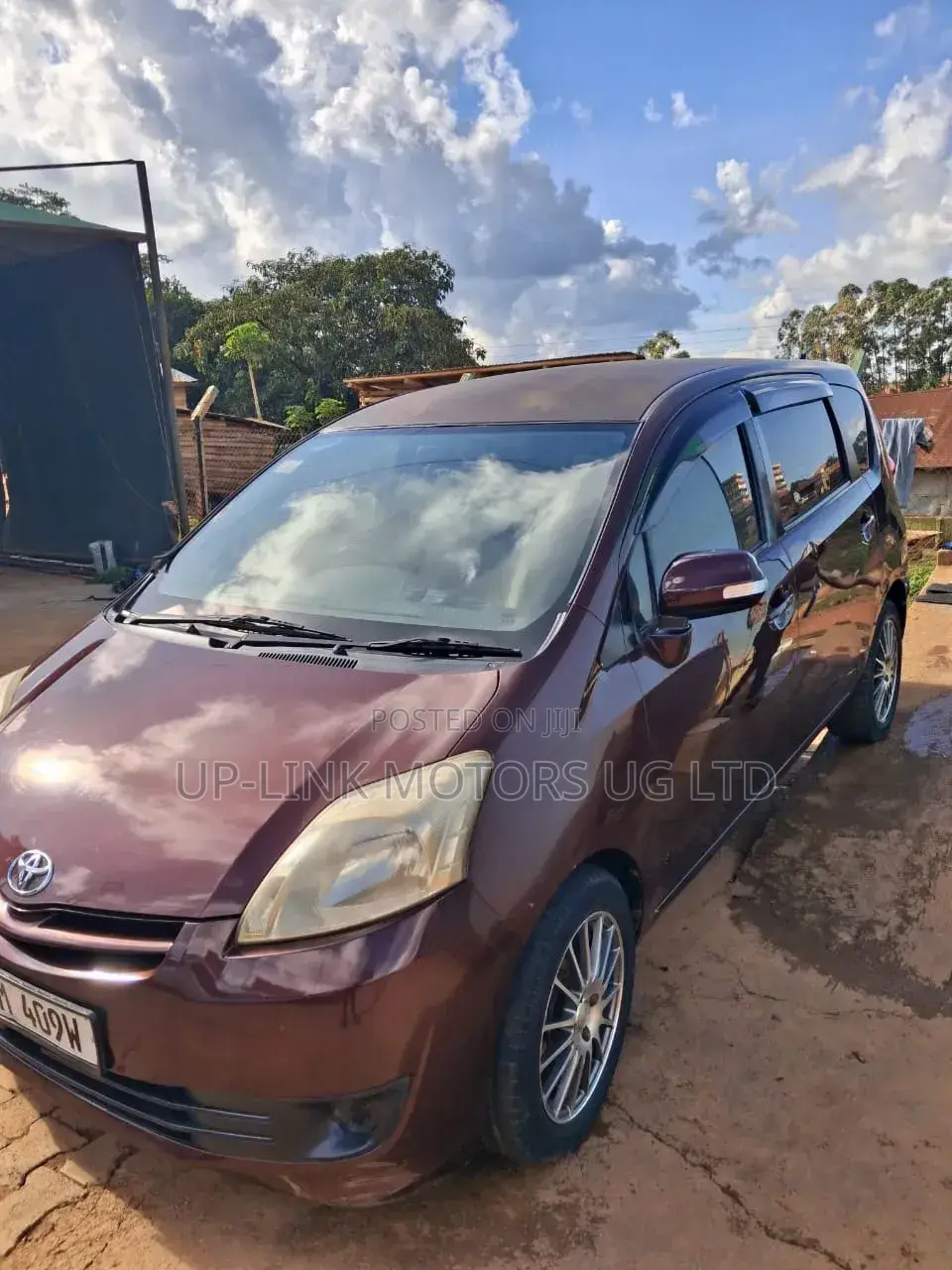 Toyota Passo Sette 2011 Maroon