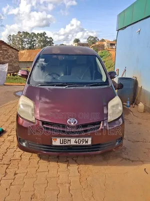 Toyota Passo Sette 2011 Maroon