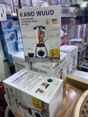 Stainless Steel Ice Crusher Blender With a 1.5-Liter Capacity.