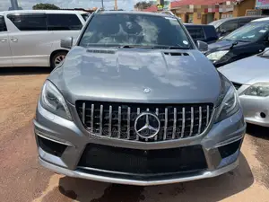 Mercedes-Benz M Class ML63 AMG 4dr SUV AWD (5.5L 8cyl Turbo 7A) 2014