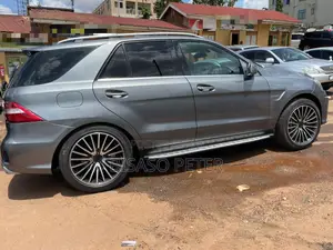 Mercedes-Benz M Class ML63 AMG 4dr SUV AWD (5.5L 8cyl Turbo 7A) 2014