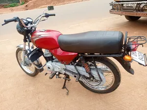 Bajaj Boxer 2025 Red