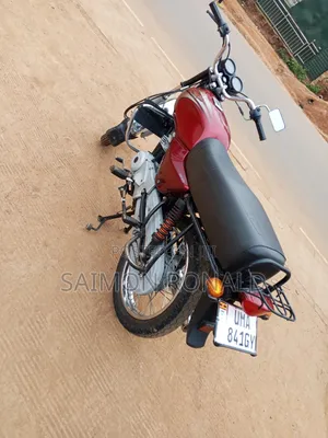 Bajaj Boxer 100 2025 Red