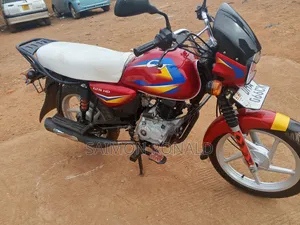 Bajaj Boxer 125 2025 Red