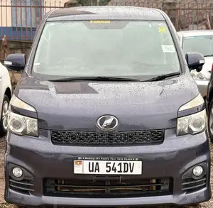 Toyota Noah 2.0 143hp FWD (8 Seater) 2011 Blue