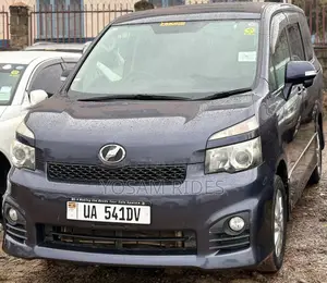 Toyota Noah 2.0 143hp FWD (8 Seater) 2011 Blue
