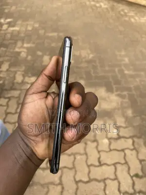 Apple iPhone X 64 GB Gray