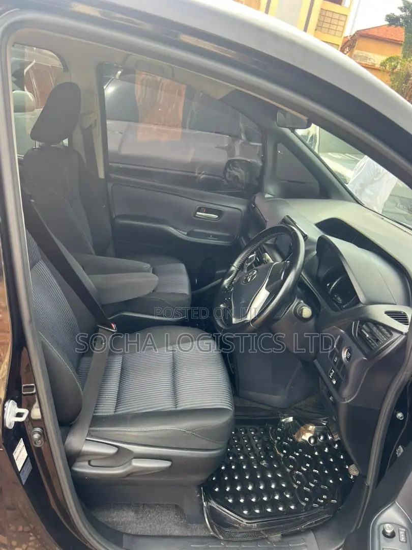 Toyota Noah 2015 Black