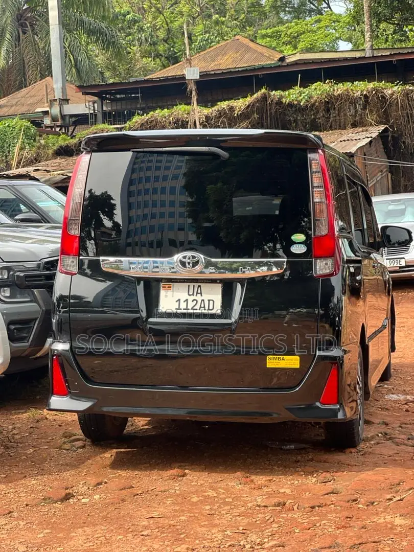 Toyota Noah 2015 Black