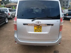 Toyota Noah 2009 Silver