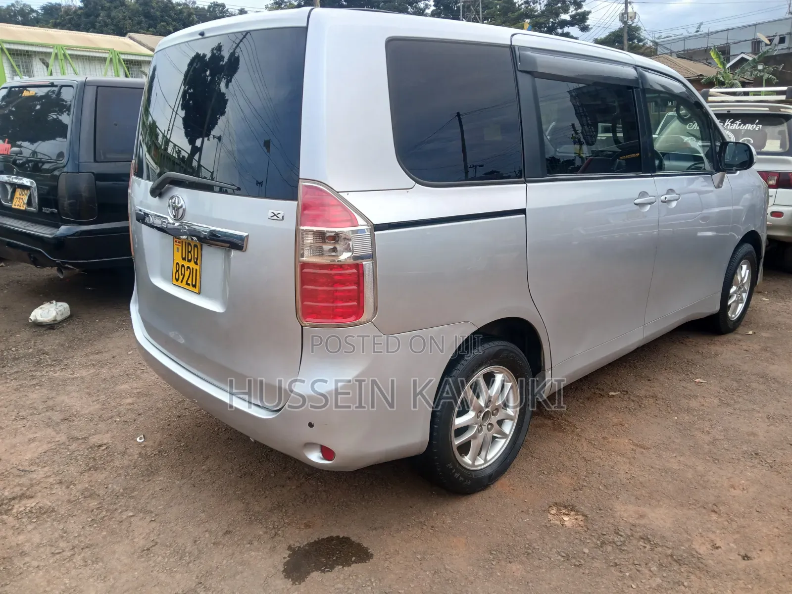 Toyota Noah 2009 Silver