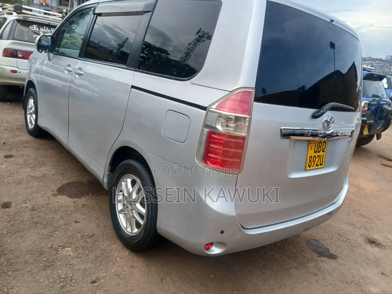 Toyota Noah 2009 Silver
