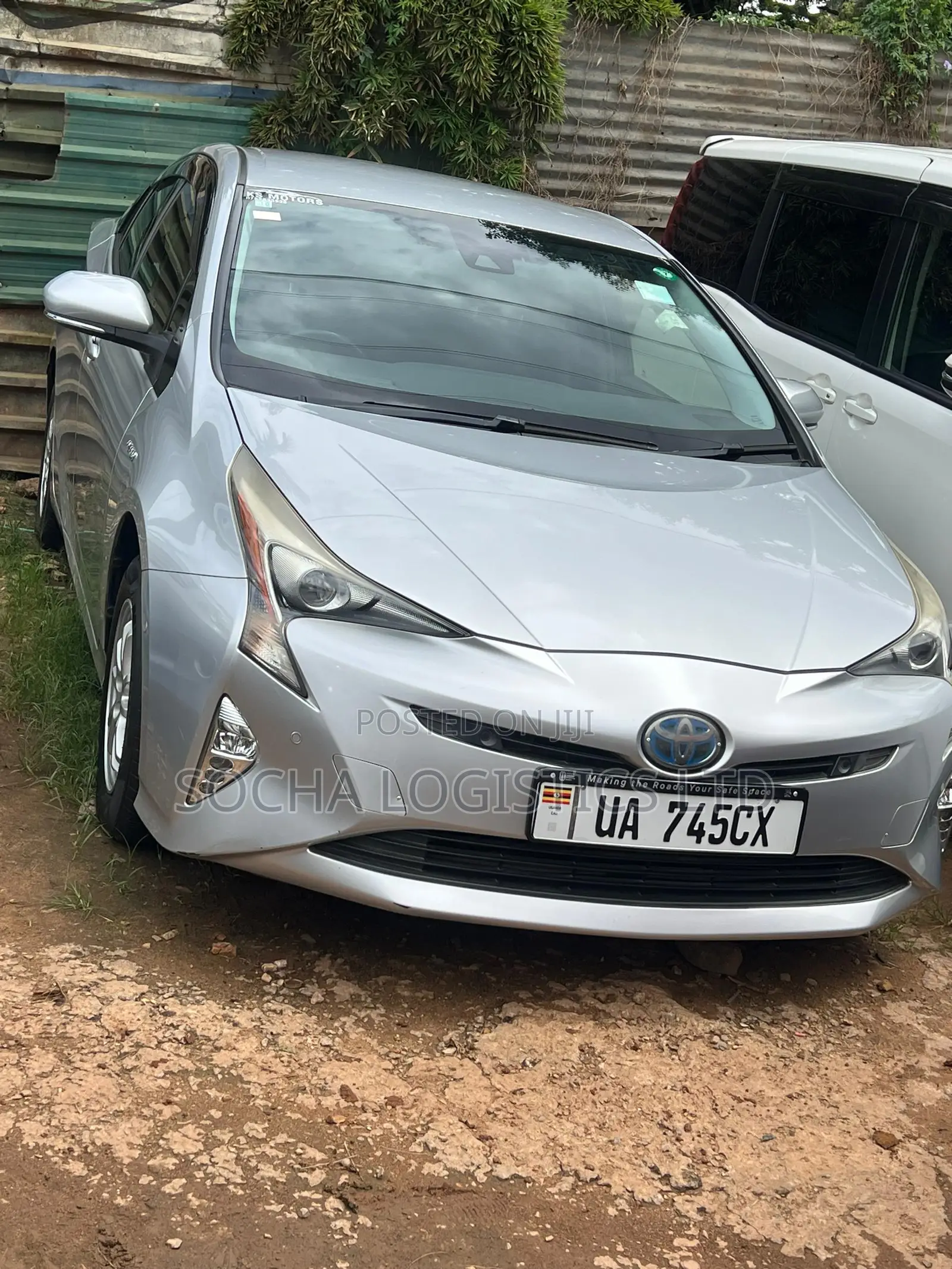 Toyota Prius 4dr Hatchback (1.8L 4cyl gas/electric hybrid CVT) 2016 Silver