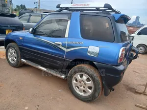 Toyota RAV4 1999 Blue
