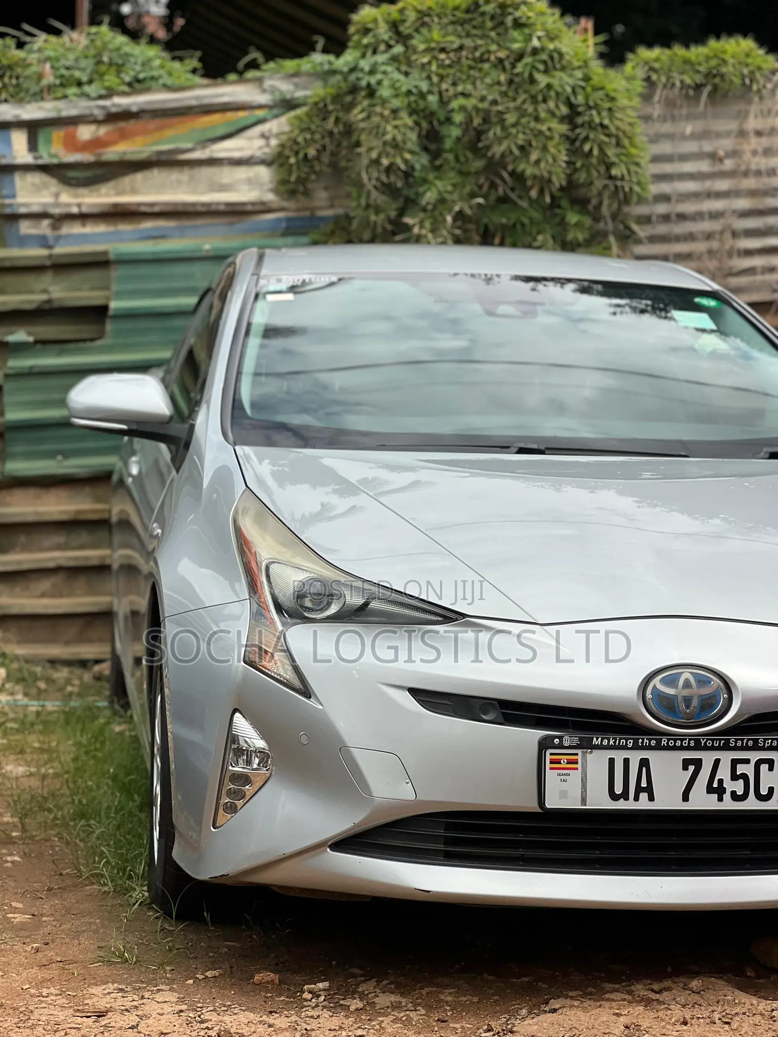 Toyota Prius 4dr Hatchback (1.8L 4cyl gas/electric hybrid CVT) 2016 Silver